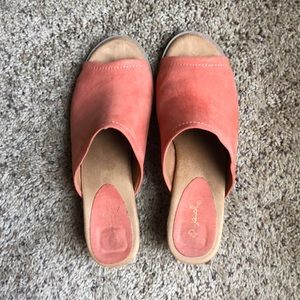 Qupid block heel slide-on mules in soft orange